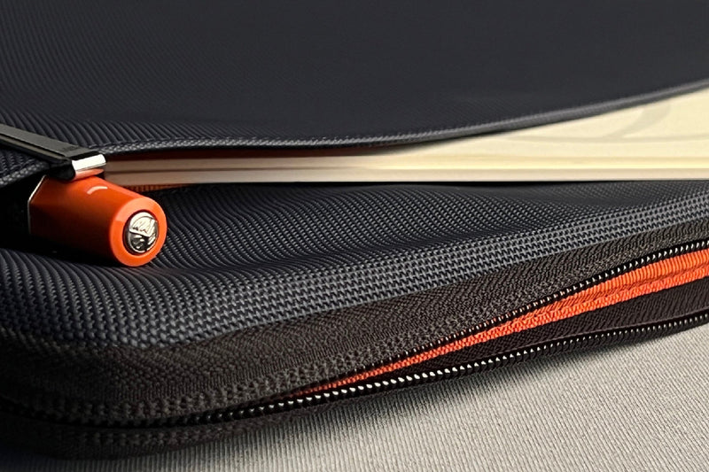 Urban/C 'Compact - M' Protective Sleeve for MacBook 13 & 14